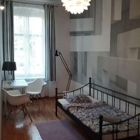 Apartamento Pokoje Mlodziezowe Stary Toruń Exterior foto