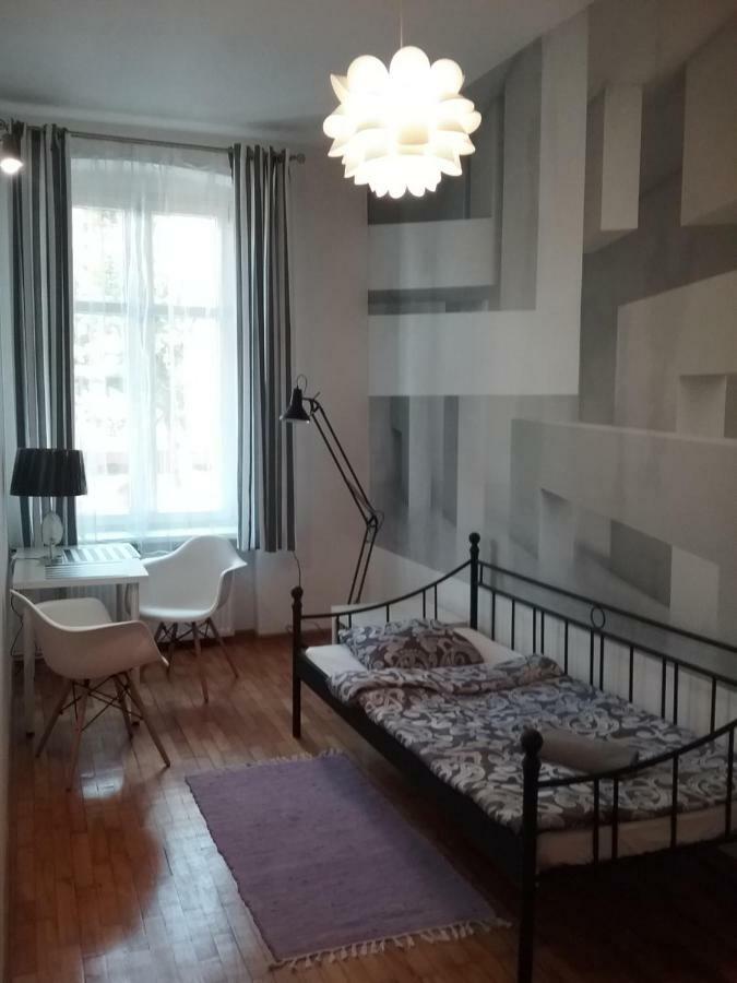 Apartamento Pokoje Mlodziezowe Stary Toruń Exterior foto